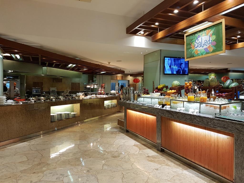 Hotel Marco Polo Plaza Cebú Exterior foto The buffet at the hotel