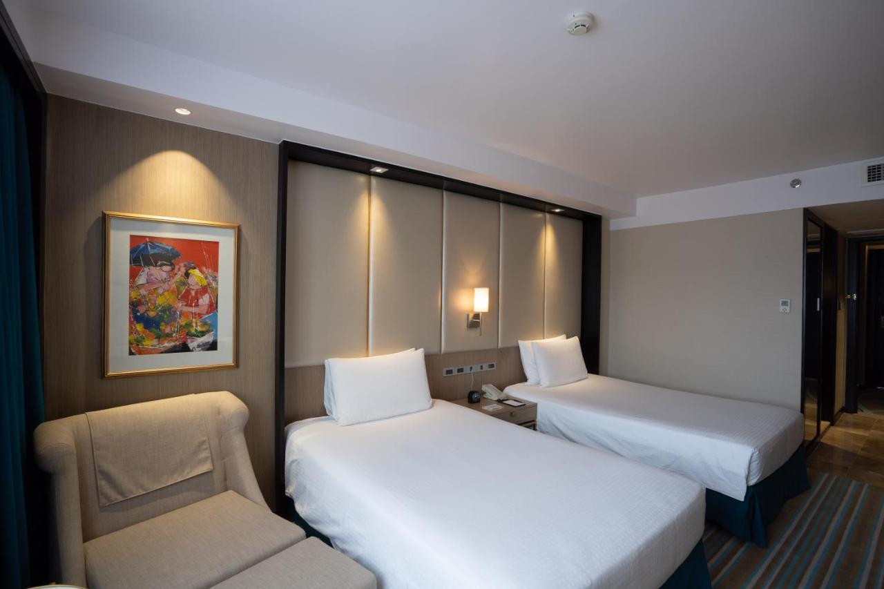 Hotel Marco Polo Plaza Cebú Exterior foto A room at the hotel
